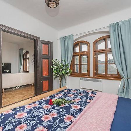 Carolina'S Romantic Apartment Hradec Králové المظهر الخارجي الصورة