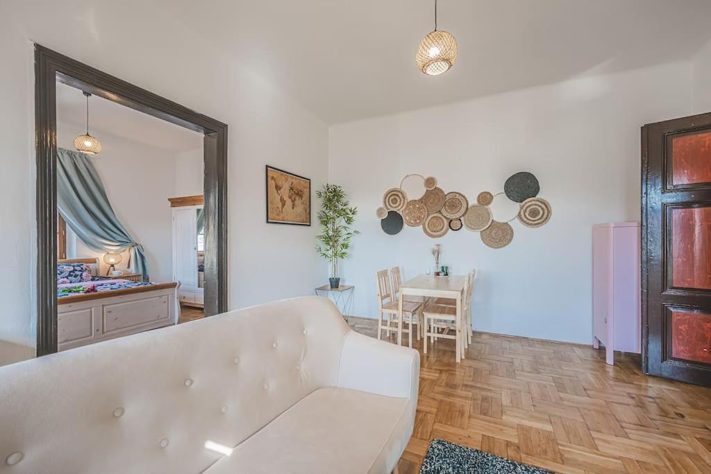 Carolina'S Romantic Apartment Hradec Králové المظهر الخارجي الصورة