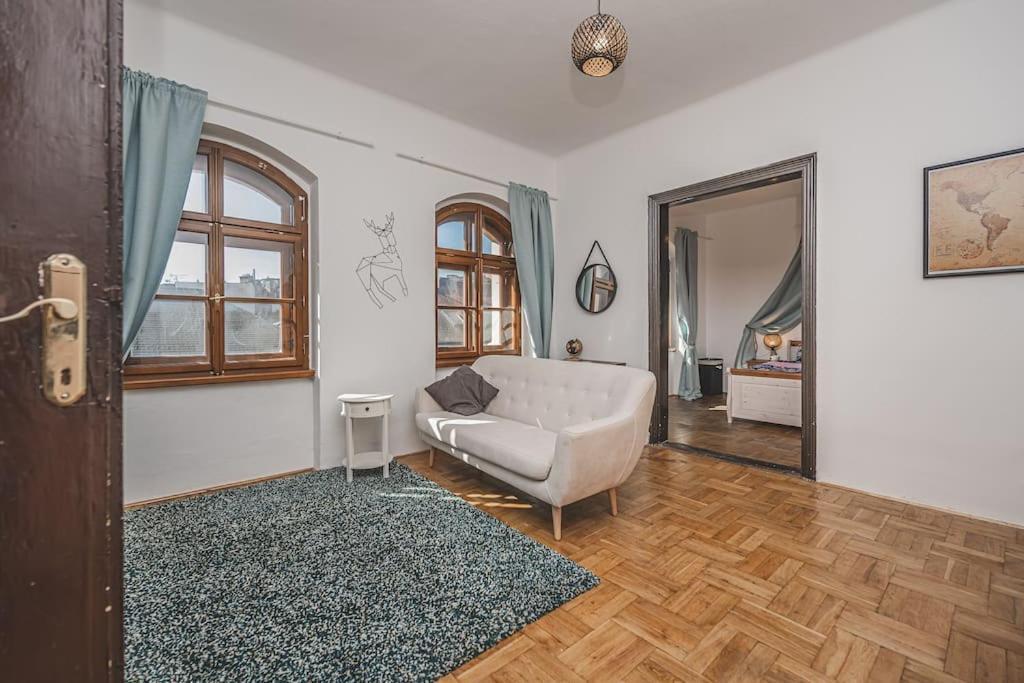 Carolina'S Romantic Apartment Hradec Králové المظهر الخارجي الصورة